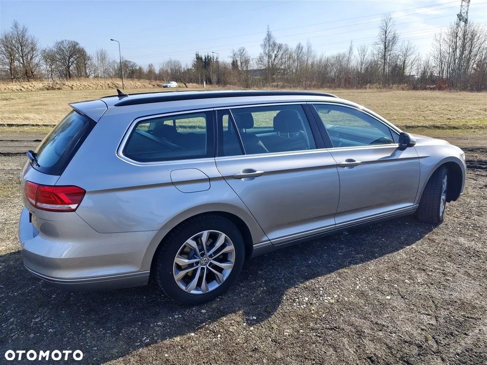 Volkswagen Passat - 12
