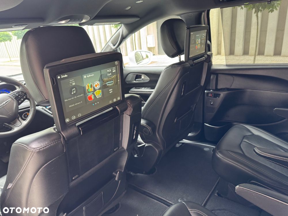 Chrysler Pacifica - 29