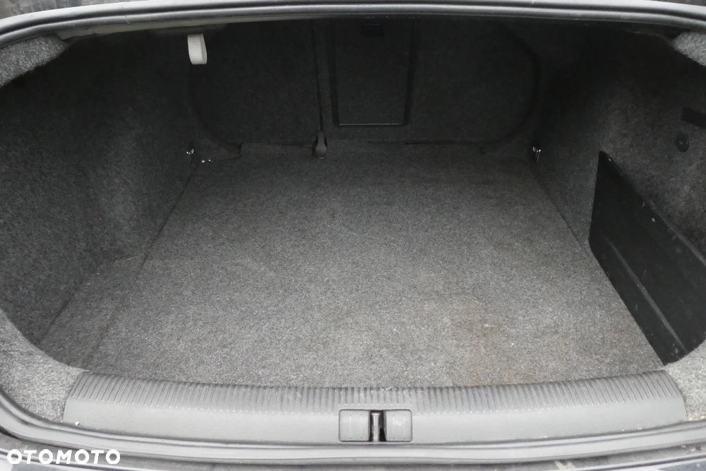 Volkswagen Jetta - 13