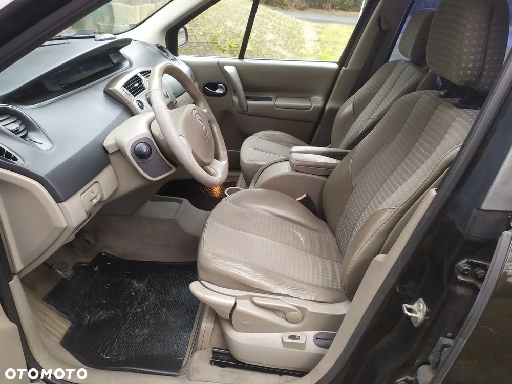 Renault Grand Scenic Gr 2.0 dCi Luxe Expression - 9