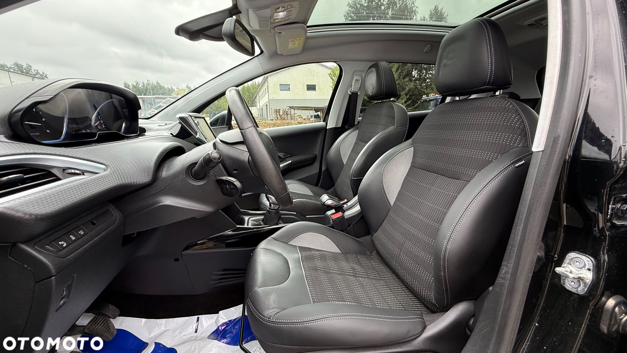Peugeot 2008 1.6 BlueHDi Allure - 16