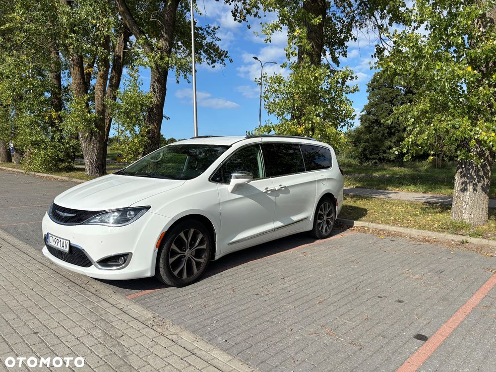 Chrysler Pacifica - 6