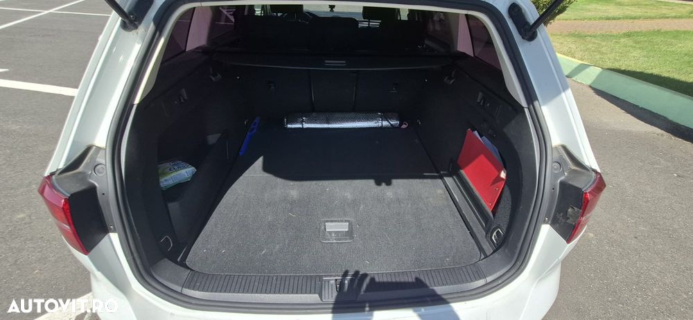 Volkswagen Passat - 13