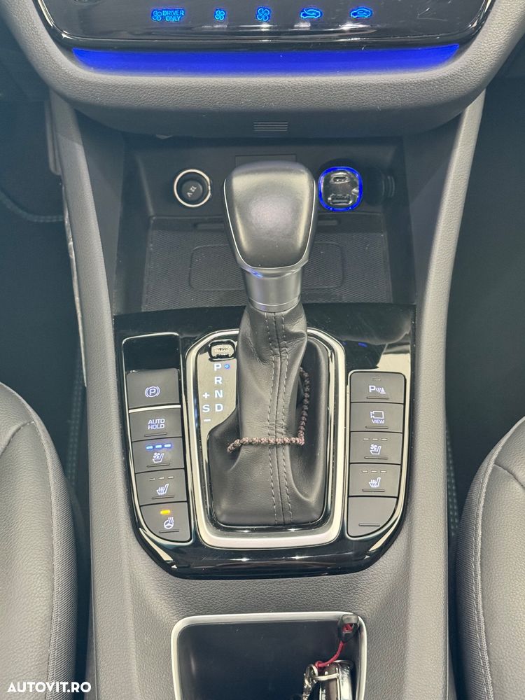 Hyundai IONIQ - 15