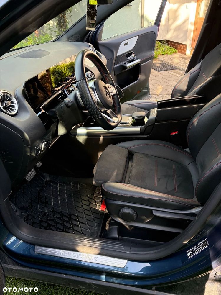 Mercedes-Benz GLA - 10