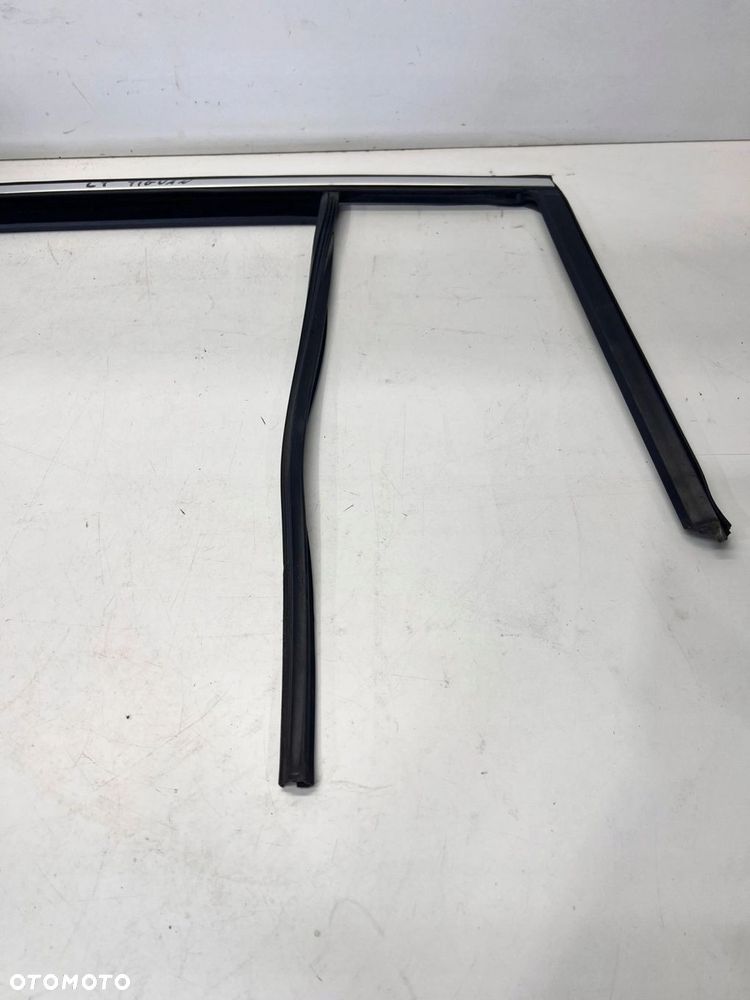 USZCZELKA RAMKA DRZWI LEWY TYŁ VW TIGUAN 5N0839431 CHROM - 5