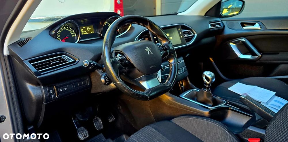 Peugeot 308 SW BlueHDi 120 Stop & Start Niveau 2 Business-Line - 20