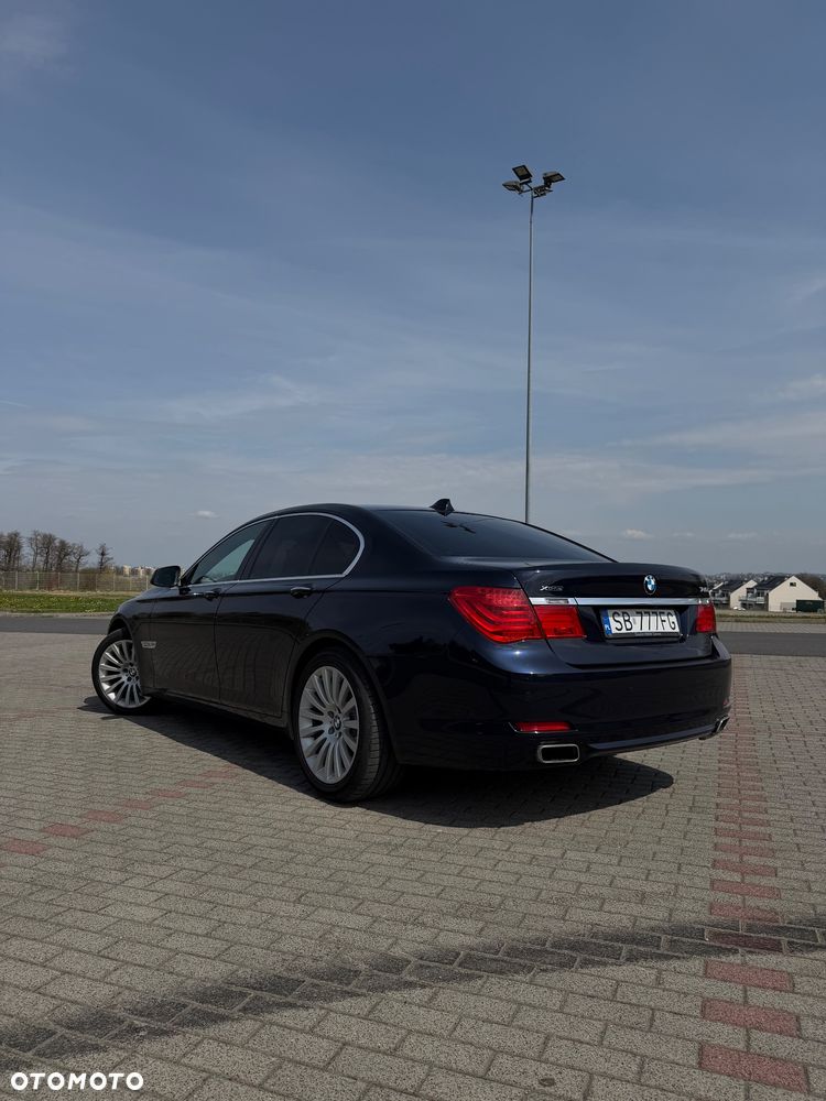 BMW Seria 7 740d xDrive - 2
