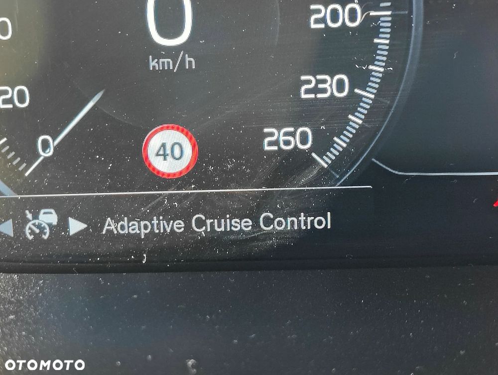 Volvo V90 Cross Country - 23