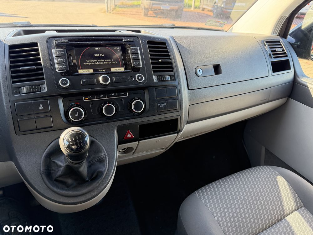 Volkswagen Caravelle - 6