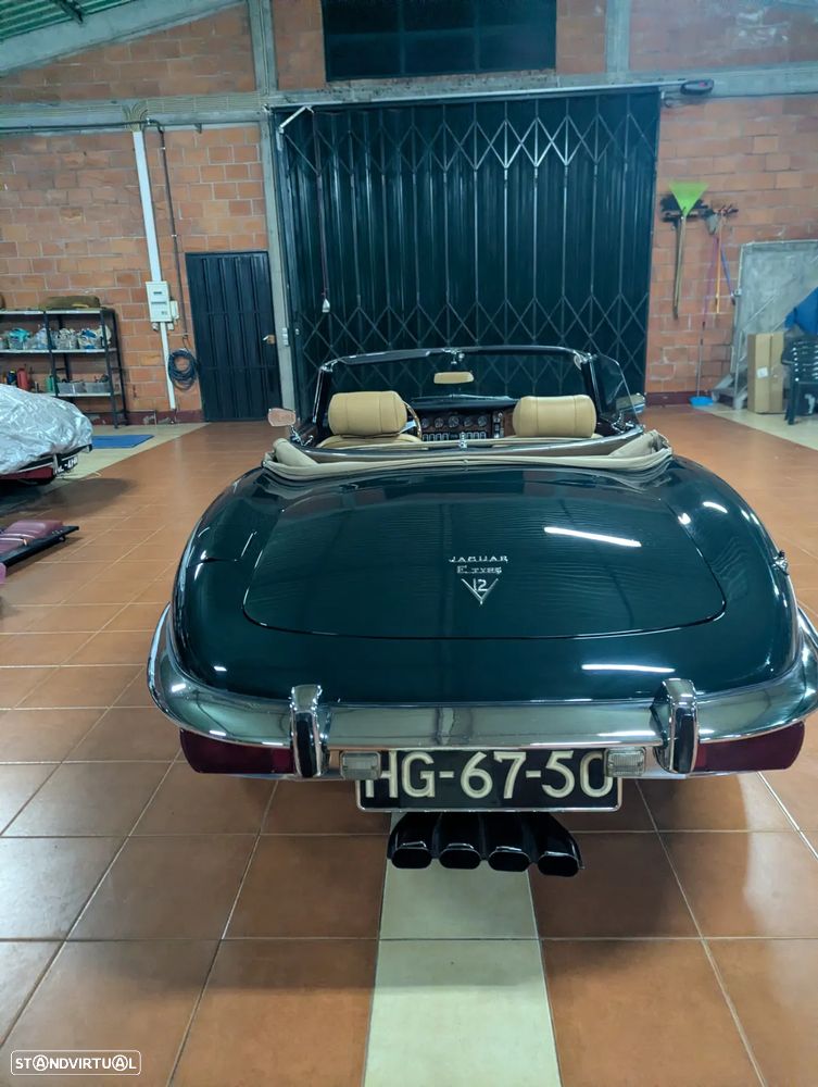 Jaguar E-Type - 17