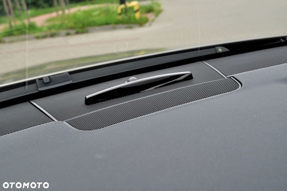 Mercedes-Benz Klasa E 350 CGI BlueEFFICIENCY 7G-TRONIC Avantgarde - 37