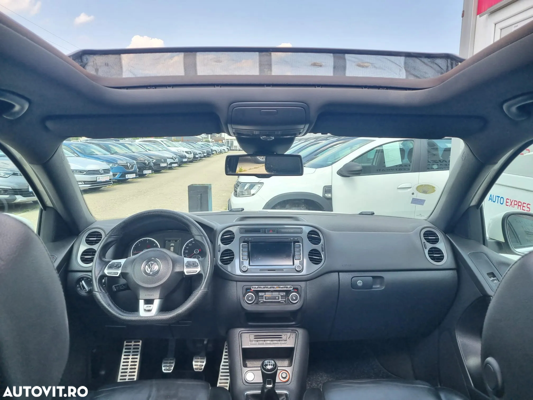 Volkswagen Tiguan 2.0 TDI DPF BlueMotion Technology Exclusive - 11