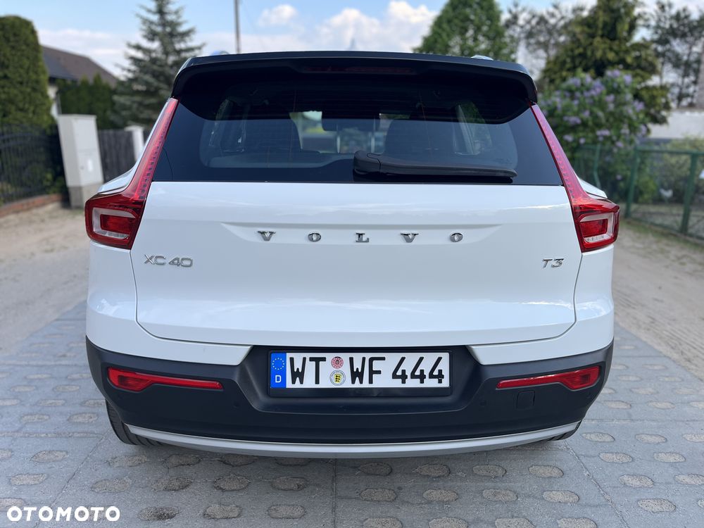 Volvo XC 40 T3 Momentum Pro - 26