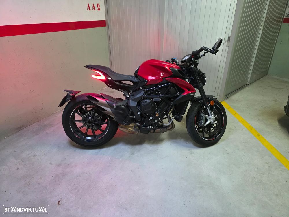 MV Agusta Dragster R - 1