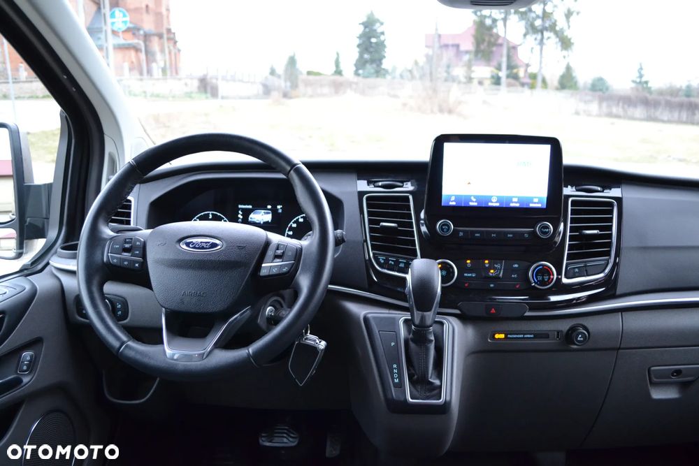 Ford Tourneo Custom 2.0 TDCi L1 Titanium SelectShift - 32