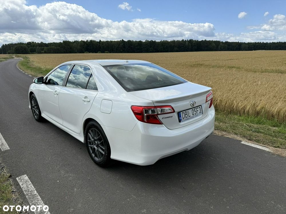 Toyota Camry - 7