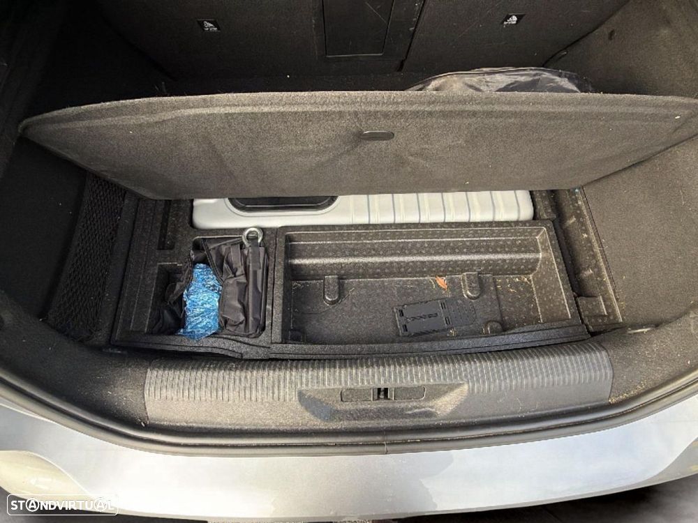 Peugeot 308 1.6 Hybrid Allure Pack e-EAT8 - 17