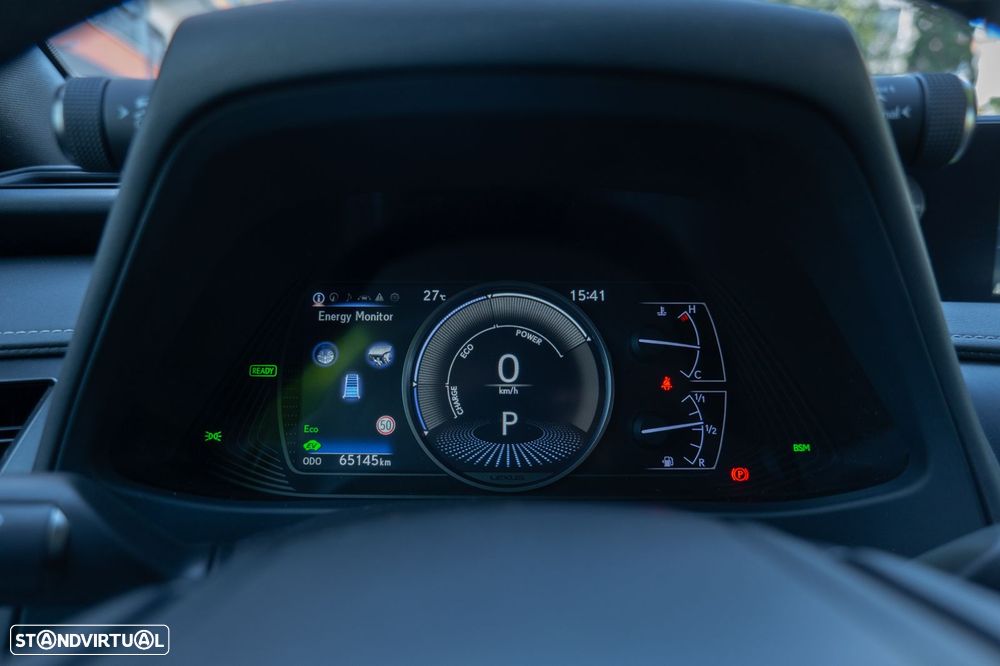 Lexus UX Special Edition (LCA) — fotografia 21