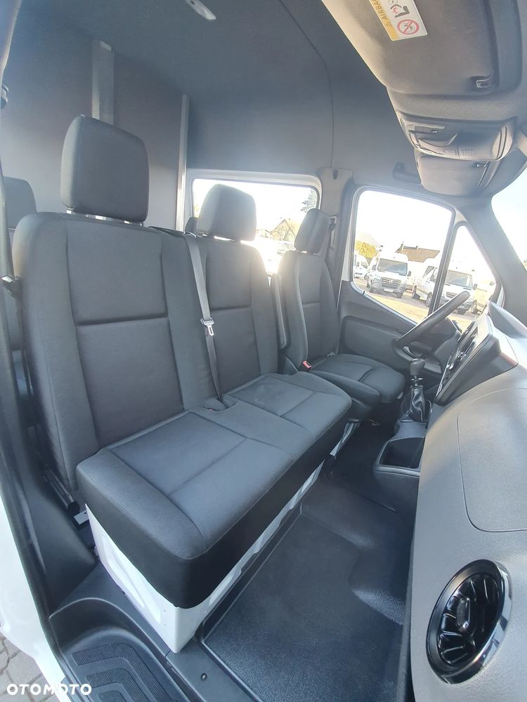 Mercedes-Benz SPRINTER - 16