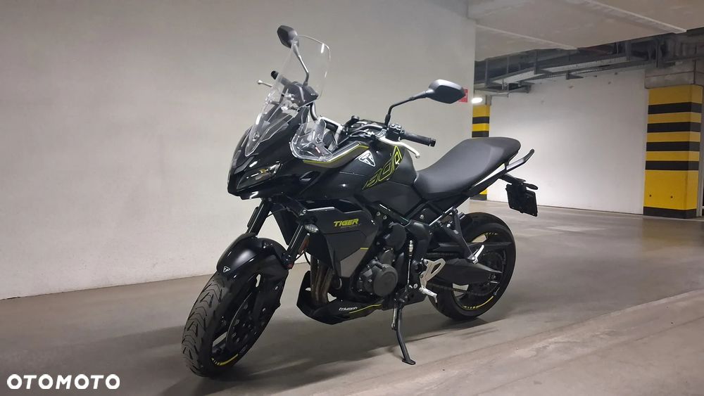 Triumph Tiger - 1