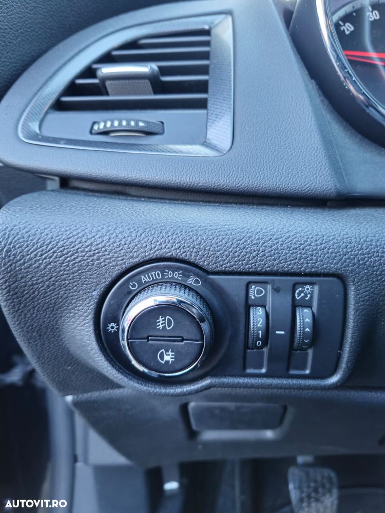 Opel Astra 1.4 ECOTEC Cosmo - 9