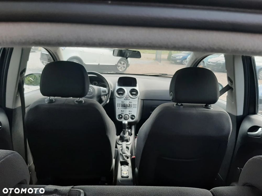 Opel Corsa 1.2 16V Cosmo - 9