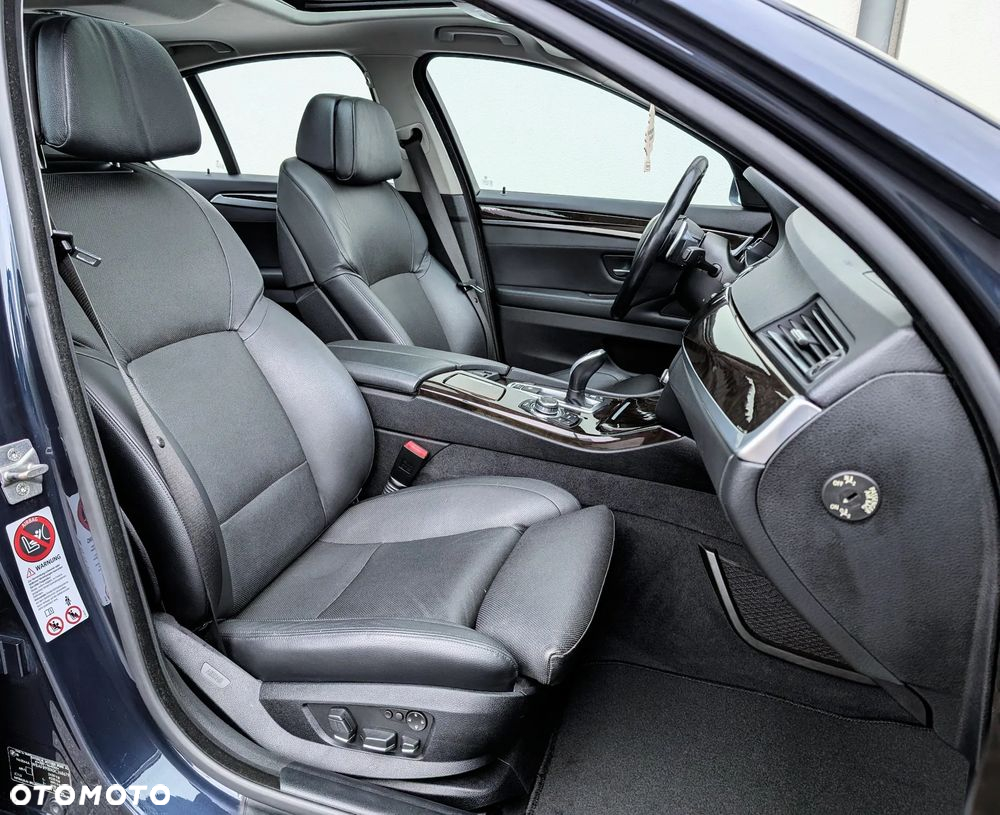 BMW Seria 5 550i - 14