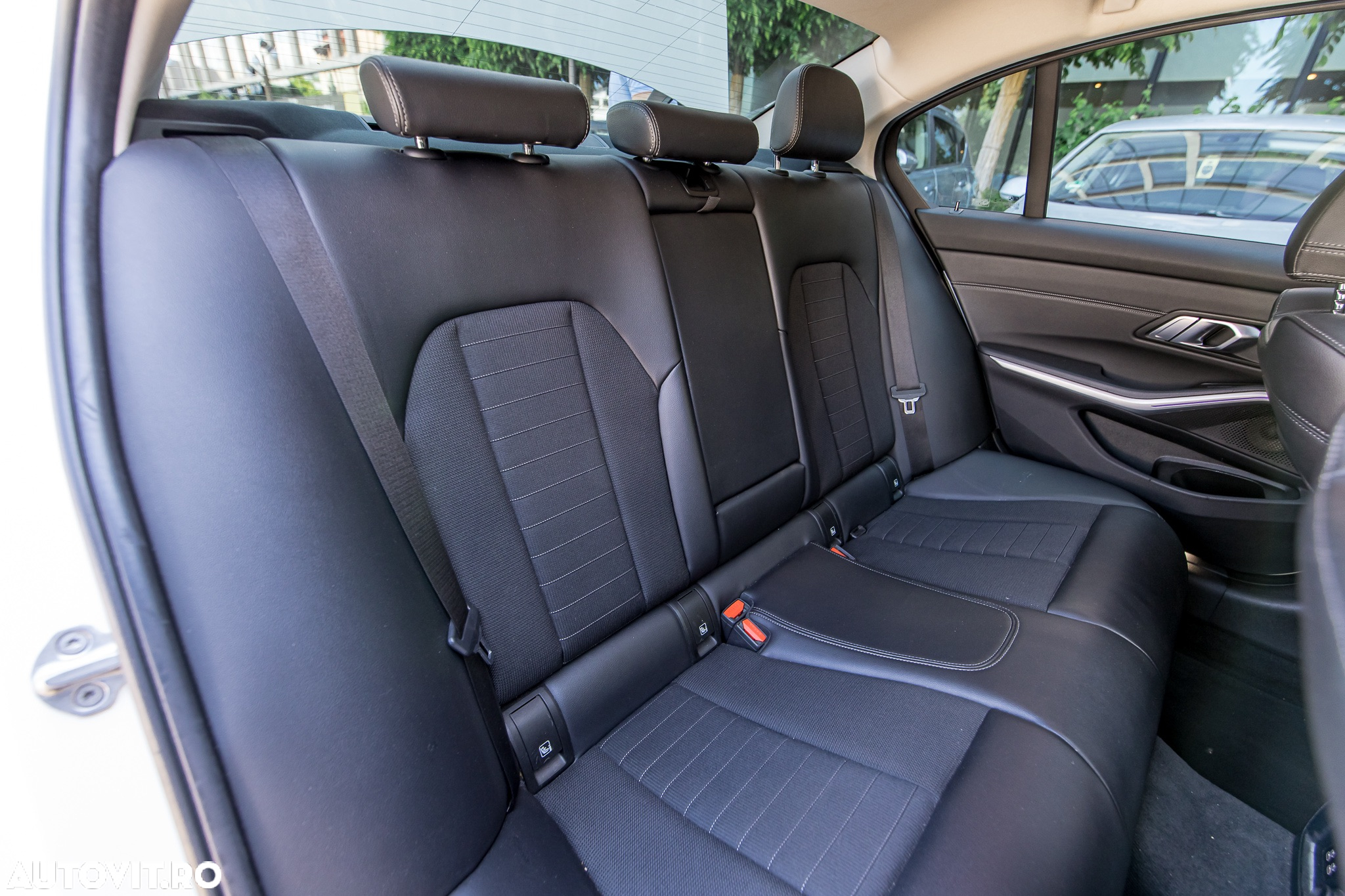 BMW Seria 3 320i AT - 31
