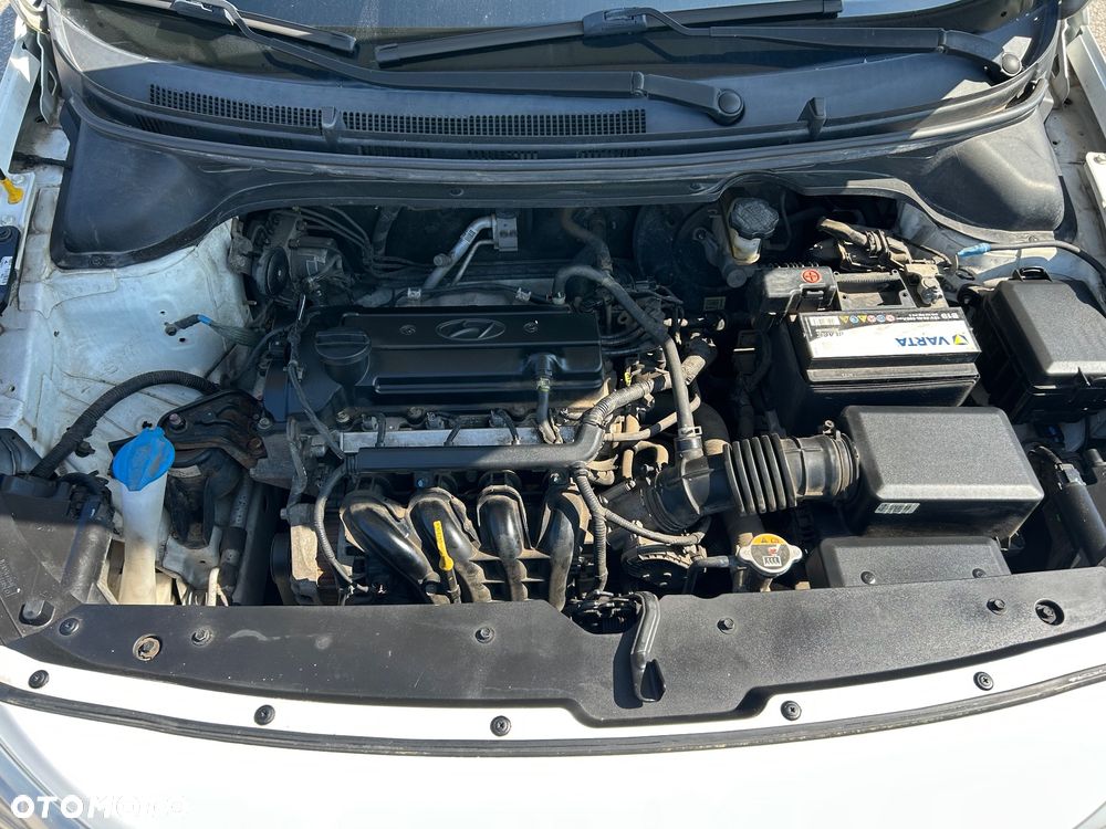 Hyundai i20 blue 1.2 - 18