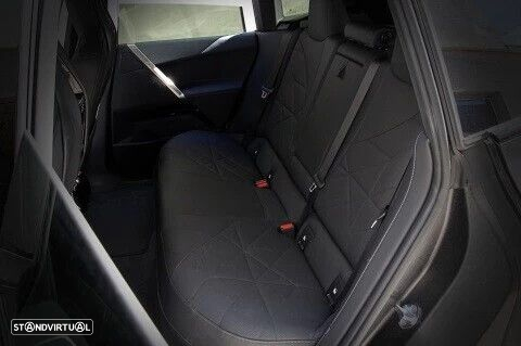 Mercedes-Benz E 220 d Avantgarde - 25