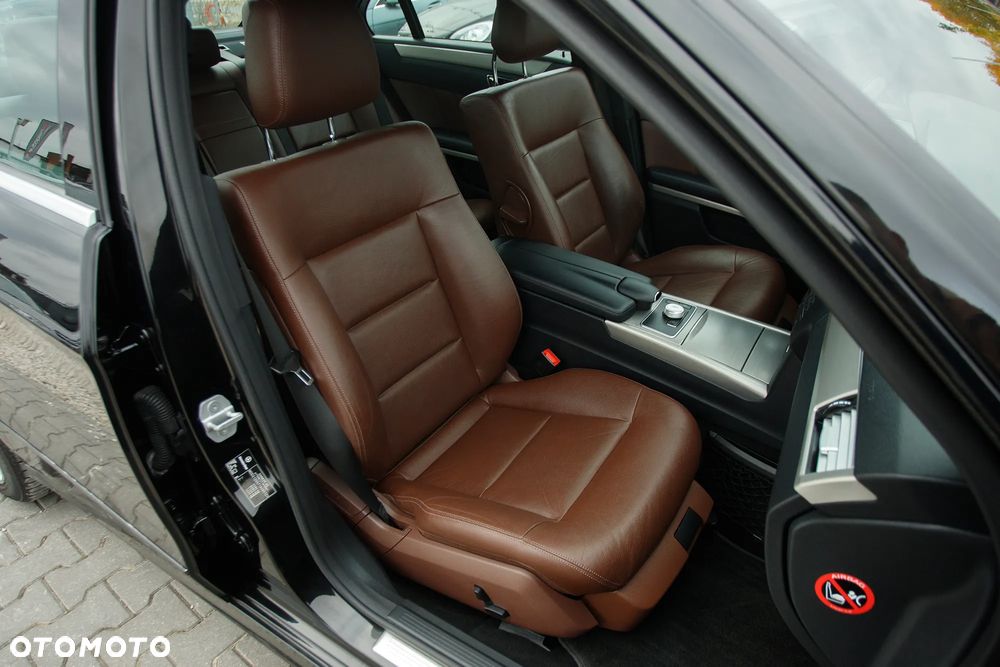 Mercedes-Benz Klasa E 350 CGI BlueEFFICIENCY 7G-TRONIC Avantgarde - 30