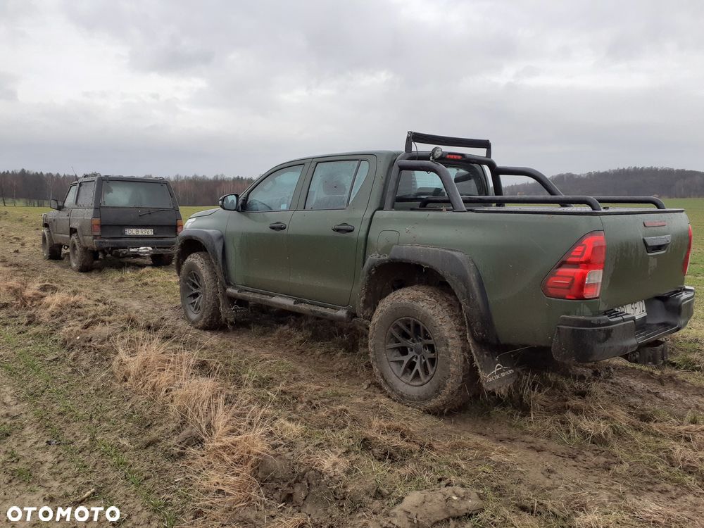 Toyota Hilux 2.4 D-4D Extra Cab DLX 4x4 - 11
