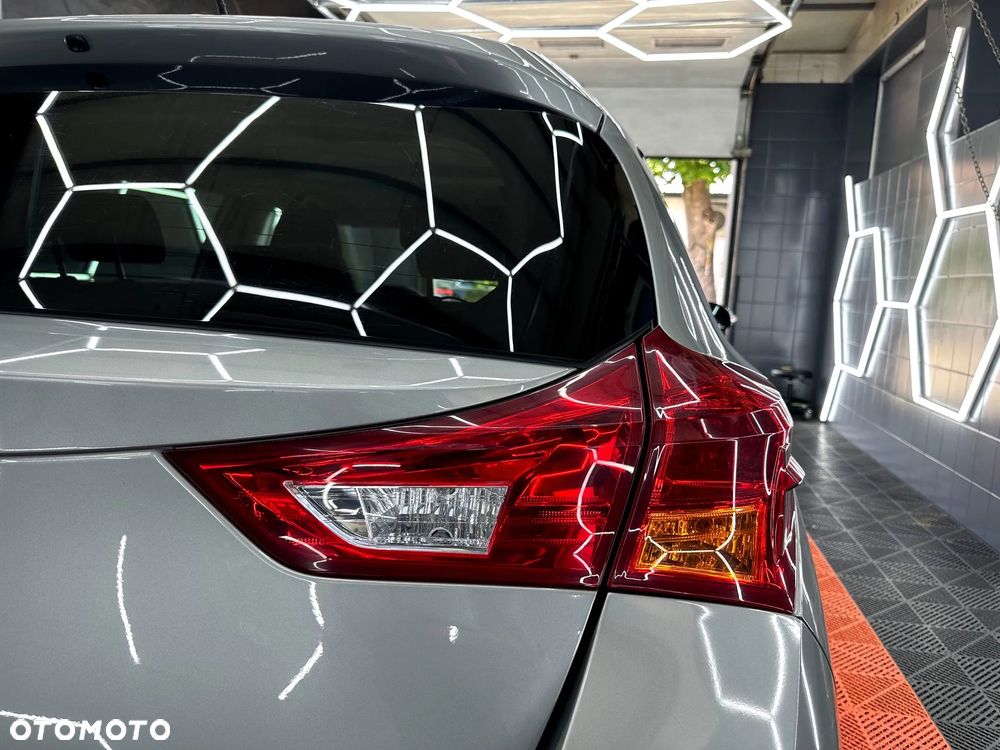 Toyota Auris - 11