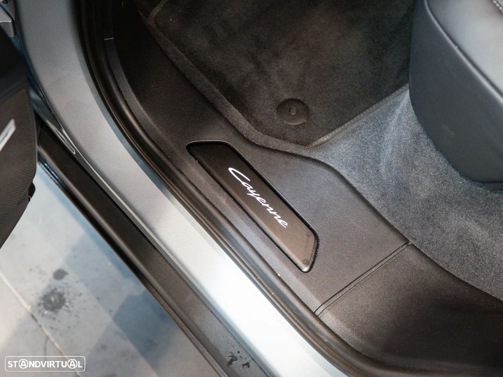 Porsche Cayenne Coupé E-Hybrid Black Edition - 46