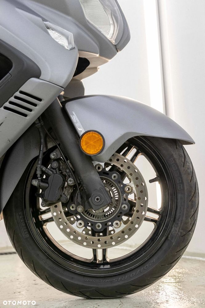 Suzuki Burgman - 23