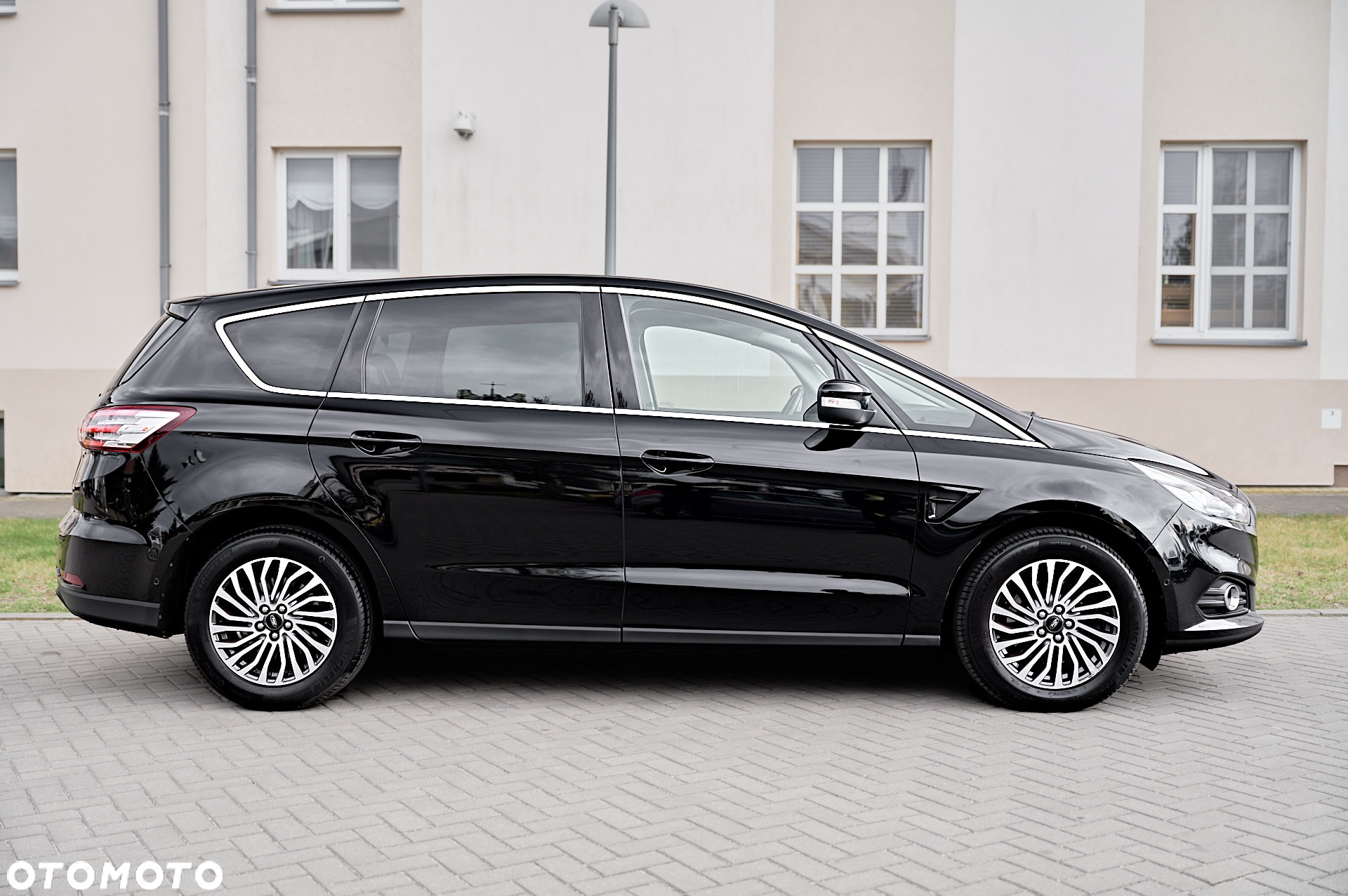 Ford S-Max - 14