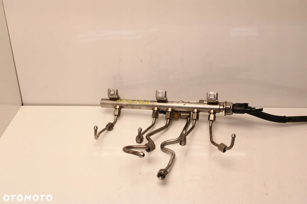 BMW E81 E87 E90 2.0 B LISTWA WTRYSKOWA 7562474 - 6