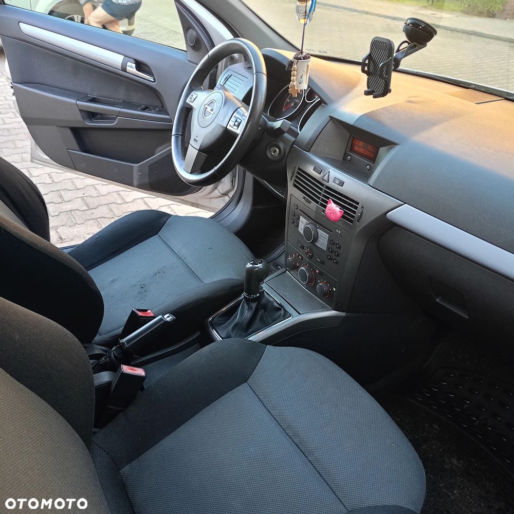 Opel Astra 1.9 CDTI - 4