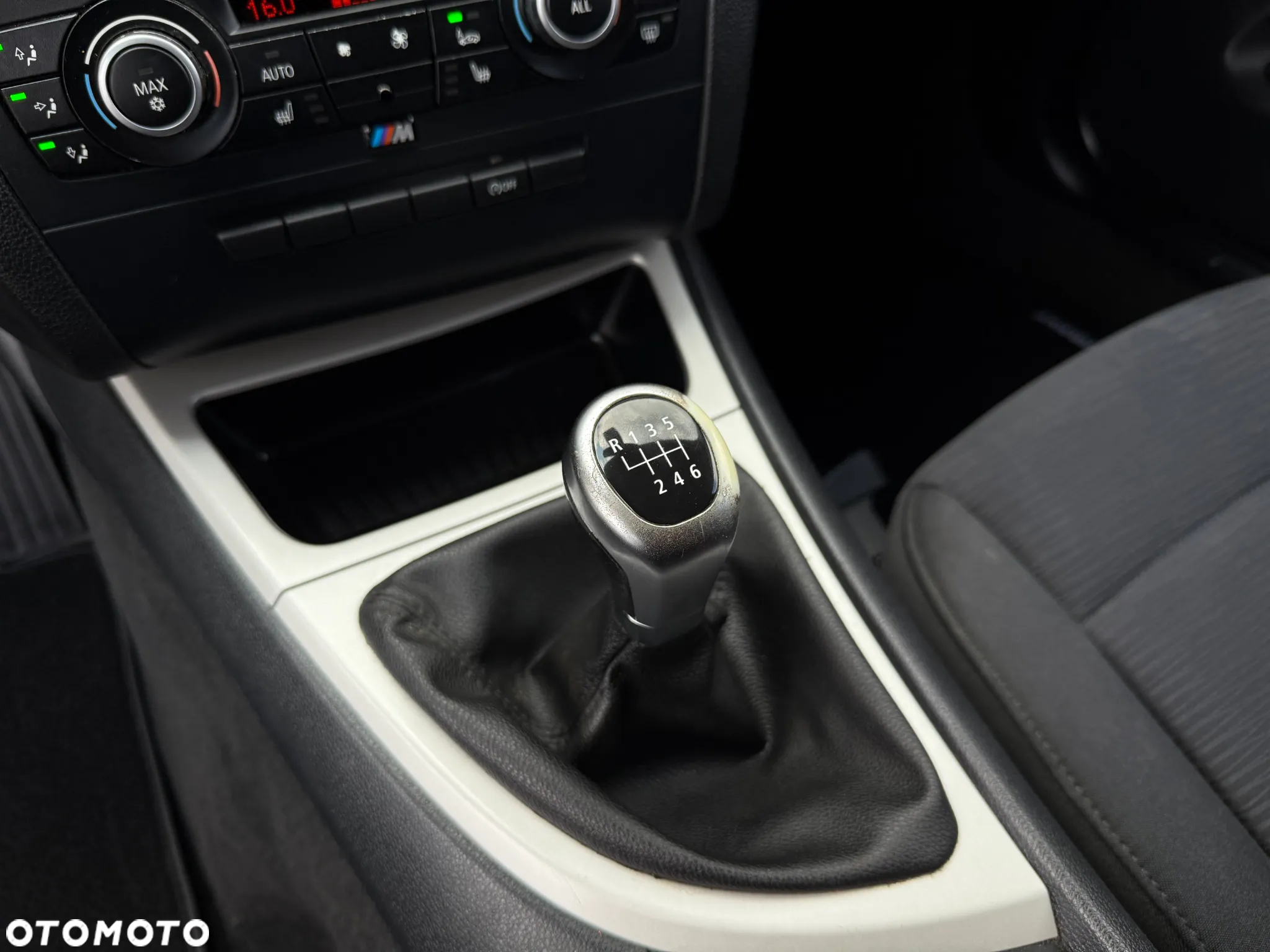 BMW Seria 1 118i - 27