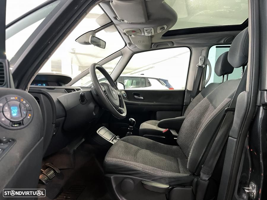 Renault Grand Espace 2.0 dCi FAmily 7L - 8