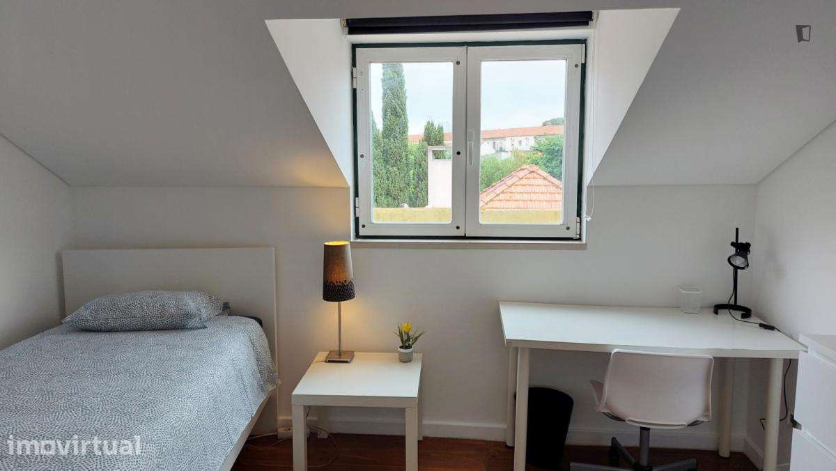 Quarto - localizado em Campolide Lisbon - Grande imagem: 5/13