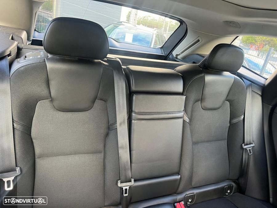 Volvo XC 60 2.0 T8 PHEV Inscription AWD - 6