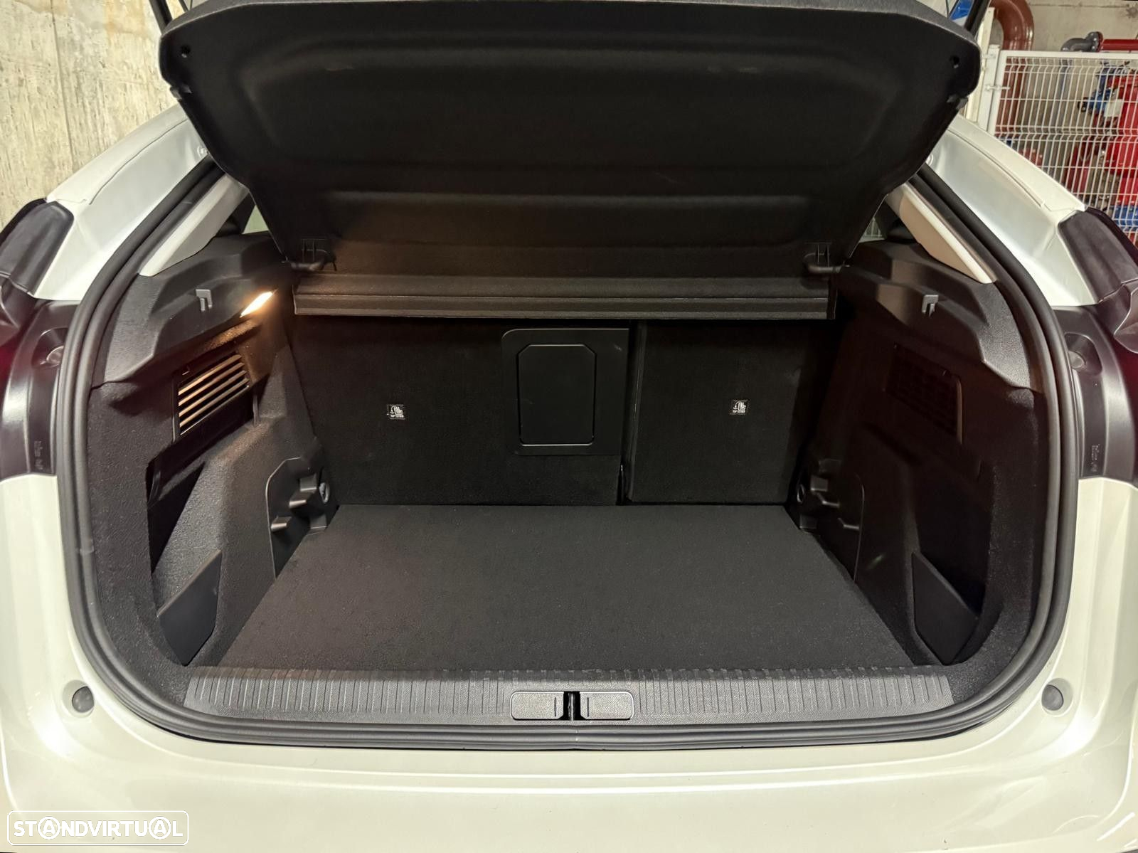 Citroën C4 1.2 PureTech Shine Pack EAT8 - 35