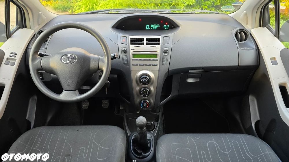 Toyota Yaris - 13