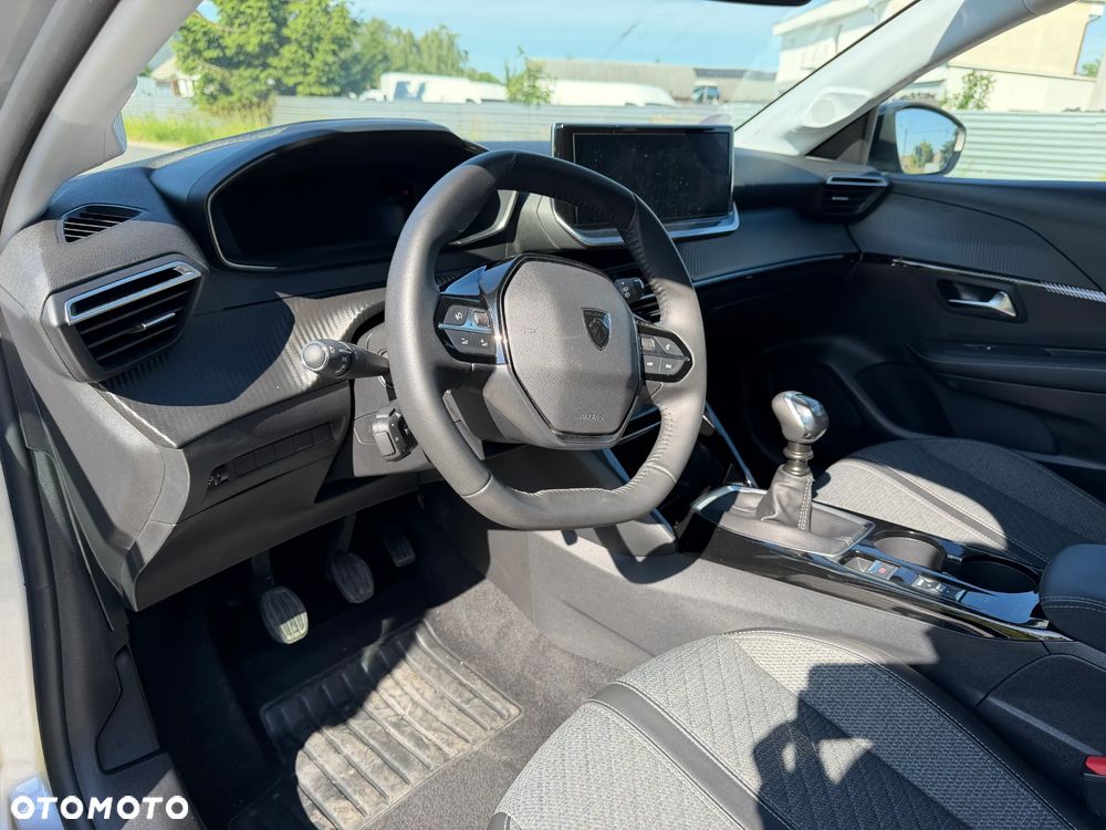 Peugeot 208 PureTech 100 Allure - 17
