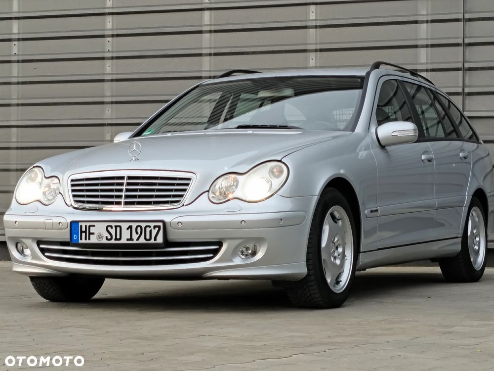 Mercedes-Benz Klasa C 180 Kompressor Automatik Avantgarde Sport Edition - 28