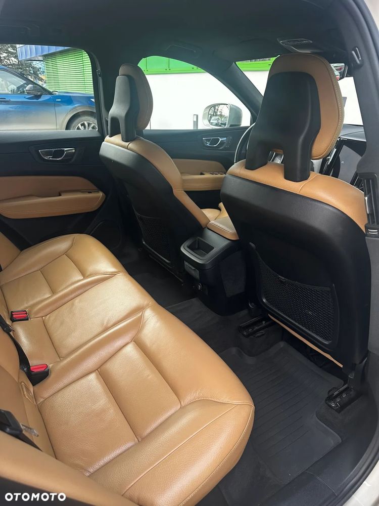 Volvo XC 60 D5 AWD Inscription - 12