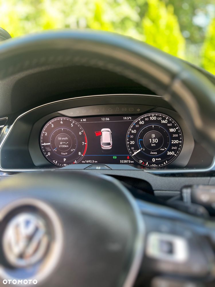Volkswagen Passat - 20