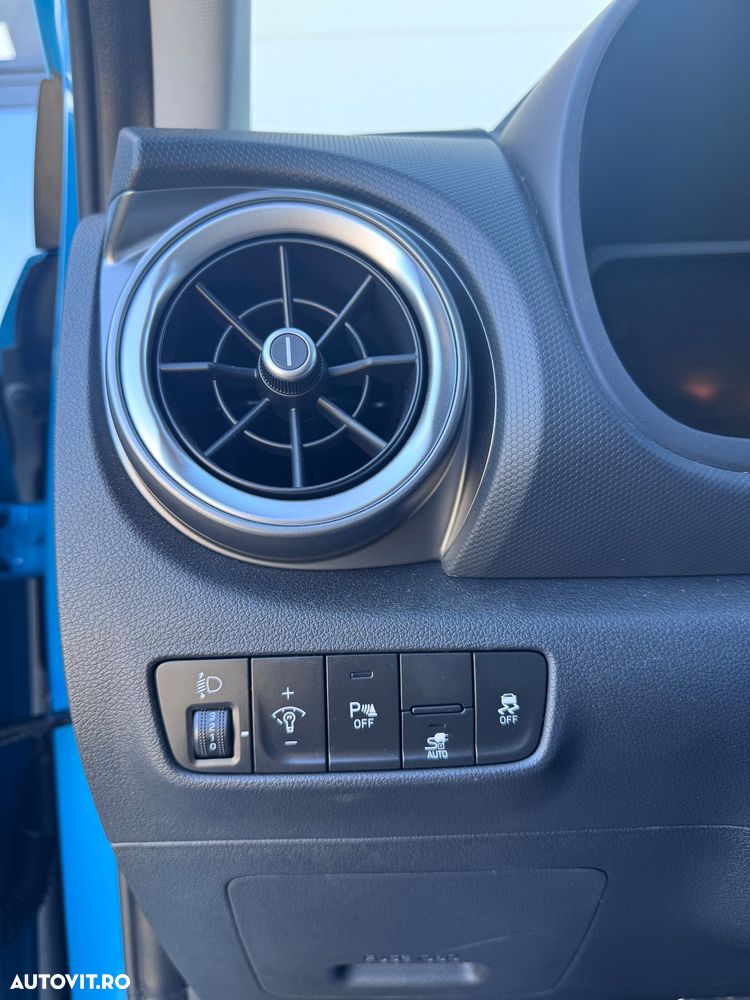 Hyundai KONA Select - 7